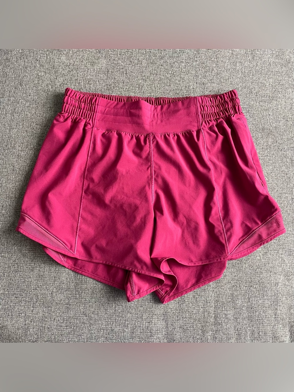 Lululemon Hotty Hot Athletic high rise lined Shorts Ripened Raspberry